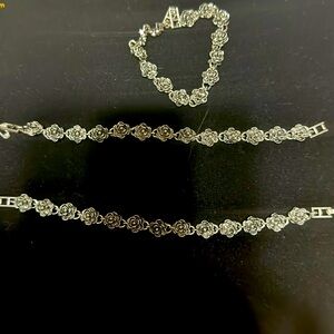 Antique silver toned Camellia flower bracelet 7 inches